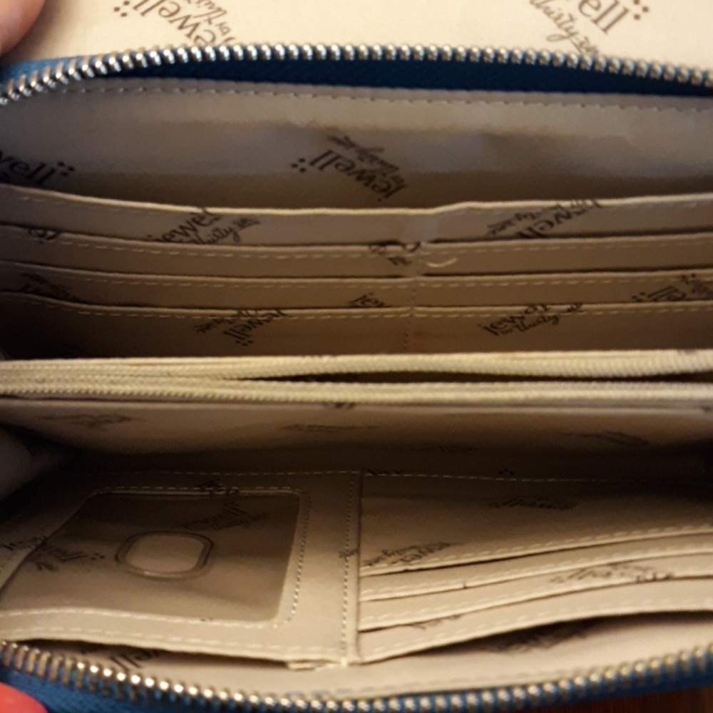 Jewell Wallet - Picture 3 of 4